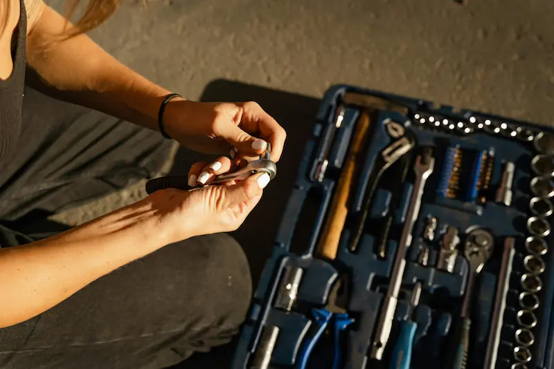 Outils pour déboucher un évier